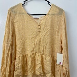 Yellow long sleeve top💛